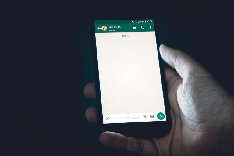 6 Cara Memindahkan Chat WhatsApp dari Android ke iPhone via Aplikasi